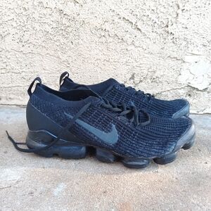 Nike VaporMax Black Tennis Shoes